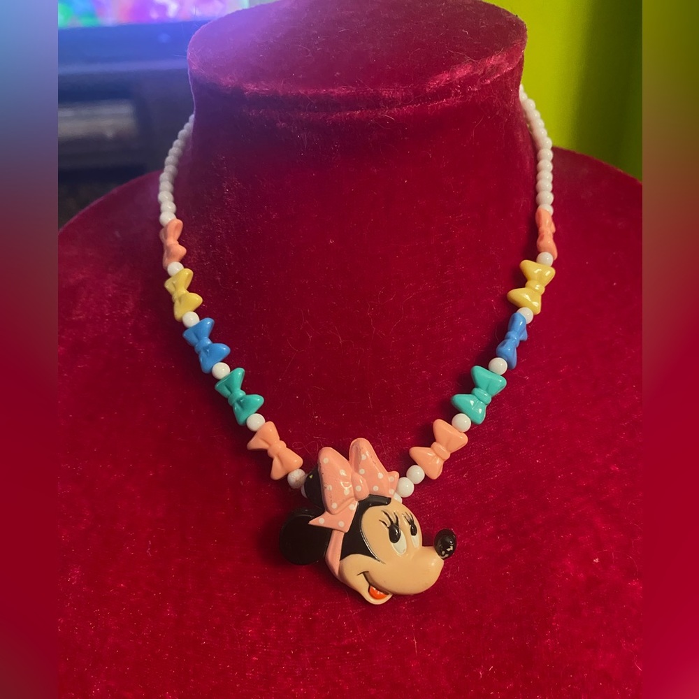 *💖* Minnie Mouse Necklace